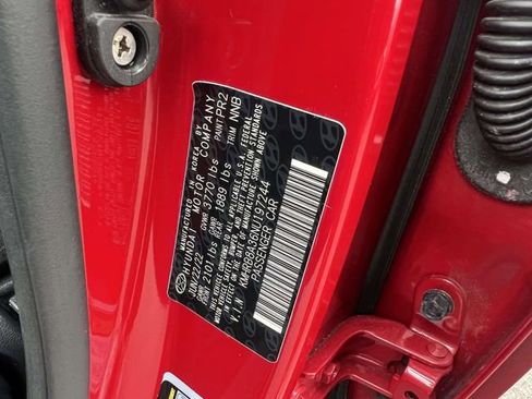 Certified 2022 Hyundai Venue SE image 16