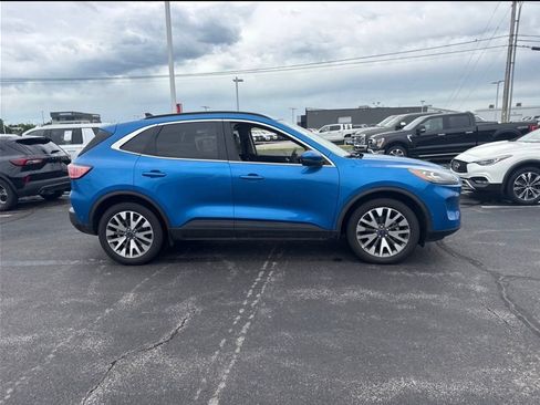 Used 2020 Ford Escape Titanium AWD/4WD image 4