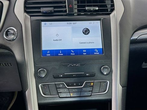 Used 2020 Ford Fusion SE FWD image 14