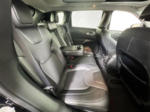 Used 2022 Jeep Cherokee Limited image 26