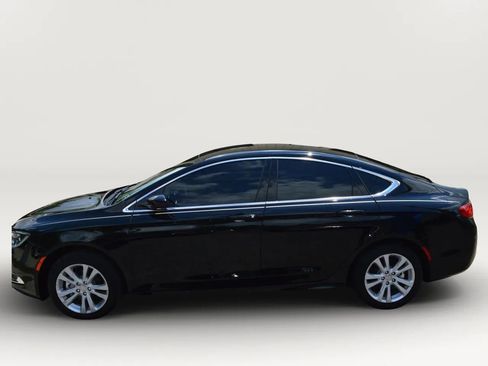 Used 2016 Chrysler 200 Limited FWD image 5