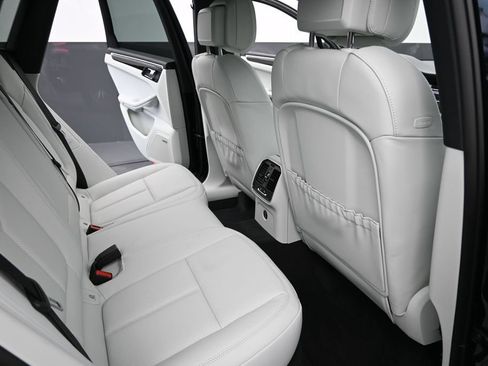 New 2026 Porsche Macan AWD/4WD image 22