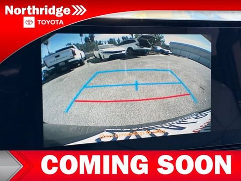 Certified 2025 Toyota Sienna XLE FWD image 9