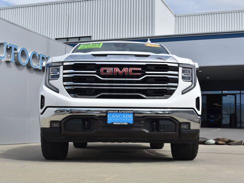 Certified 2022 GMC Sierra 1500 SLT w/ SLT Convenience Package AWD/4WD image 2