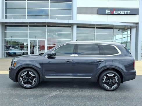 Used 2025 Kia Telluride EX w/ EX Captain's Chair Package AWD/4WD image 4