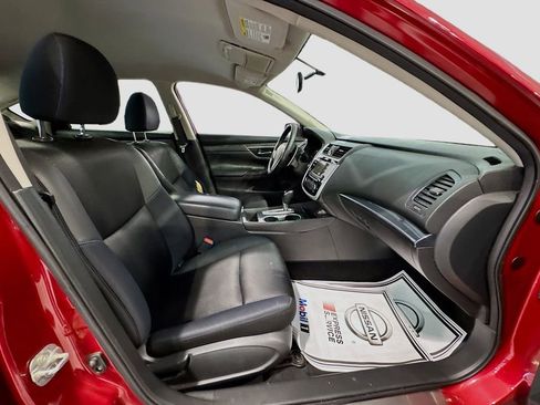 Used 2018 Nissan Altima 2.5 SR w/ Interior Lighting Package image 13