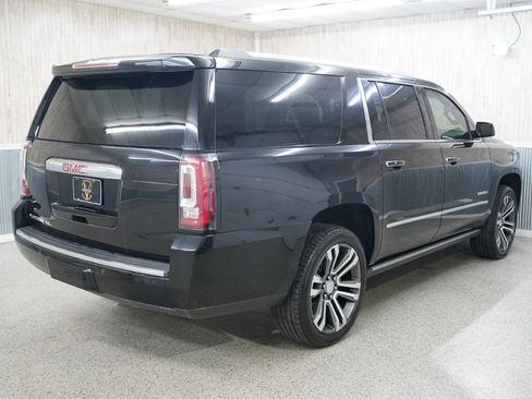 Used 2019 GMC Yukon XL Denali w/ Denali Ultimate Package image 8