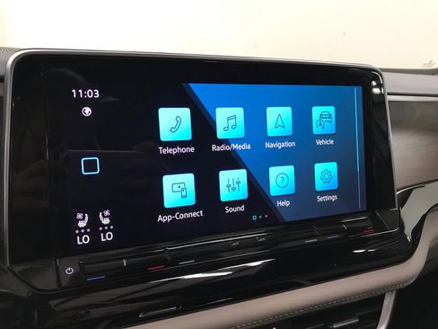 Used 2024 Volkswagen Atlas SE AWD/4WD image 27