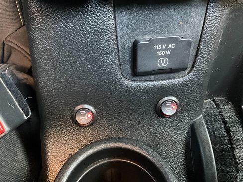 Used 2017 Jeep Wrangler Unlimited Sahara image 29