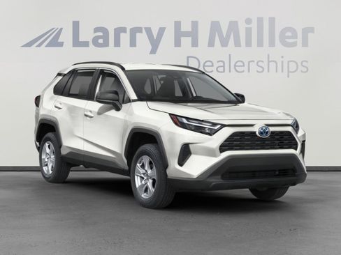 Used 2024 Toyota RAV4 LE image 6