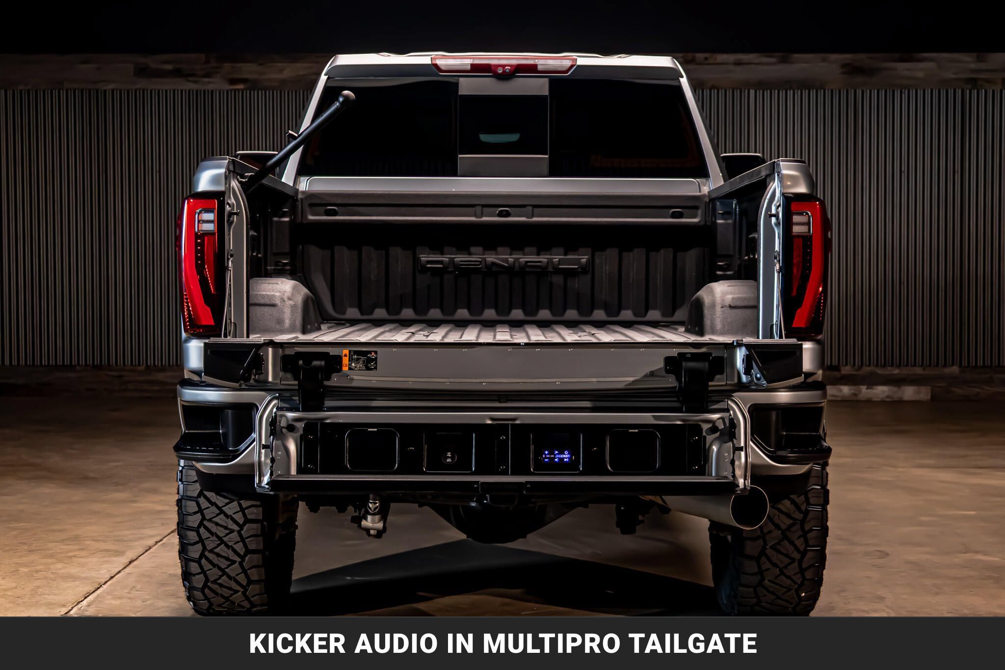Used 2024 GMC Sierra 2500 Denali Ultimate AWD/4WD image 9