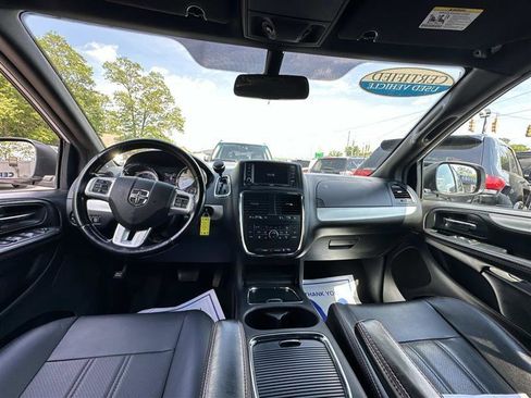 Used 2019 Dodge Grand Caravan GT FWD image 12