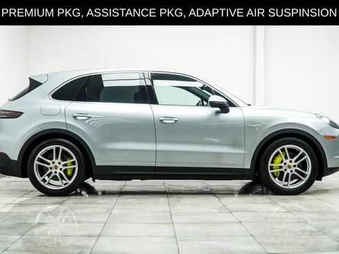 Used 2023 Porsche Cayenne w/ Premium Package AWD/4WD image 7