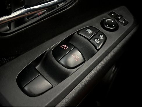 Used 2023 Nissan Kicks SV FWD image 19