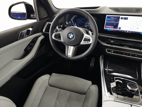 Used 2026 BMW X5 xDrive40i w/ M Sport Package AWD/4WD image 13