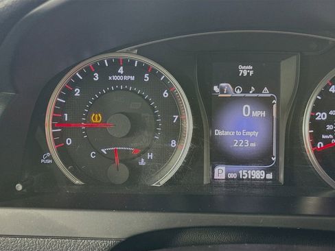 Used 2015 Toyota Camry image 14