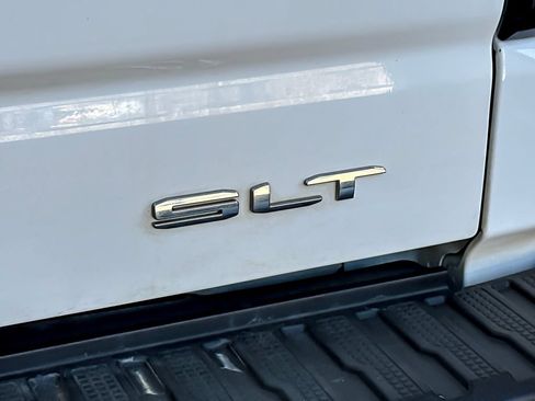 Used 2025 GMC Sierra 1500 SLT AWD/4WD image 25