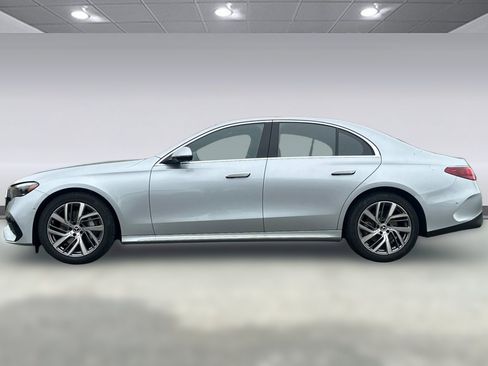 Used 2026 Mercedes-Benz E 350 4MATIC Sedan image 2