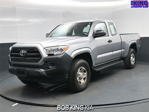 Used 2016 Toyota Tacoma SR image 1