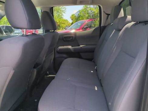 Used 2021 Toyota Tacoma SR5 AWD/4WD image 15