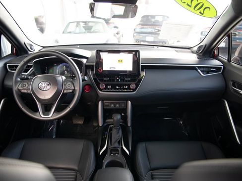 Used 2025 Toyota Corolla Cross AWD Hybrid w/ Convenience Package image 15