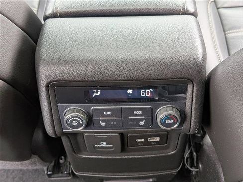 Used 2021 GMC Acadia Denali w/ Denali Technology Package image 16