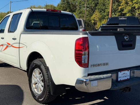 Used 2018 Nissan Frontier SV AWD/4WD image 7