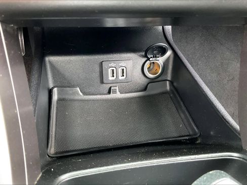 Used 2020 Ford Fusion SE FWD image 31
