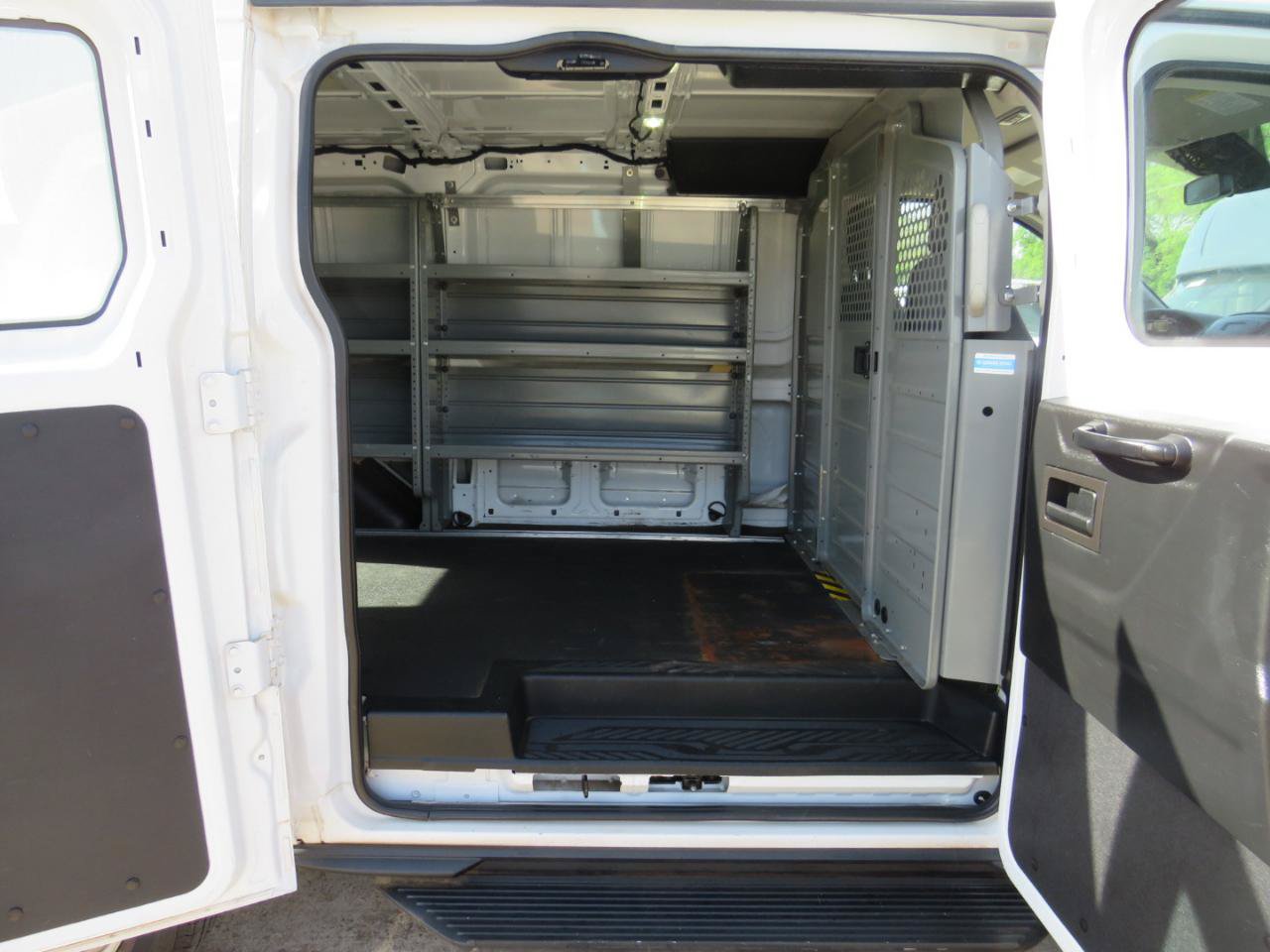 Used 2017 Ford Transit 250 130 Low Roof RWD image 23