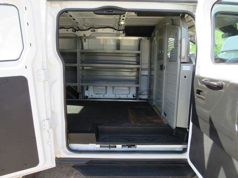 Used 2017 Ford Transit 250 130 Low Roof RWD image 23