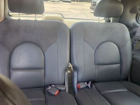Used 2004 Chrysler Town & Country Limited FWD image 14