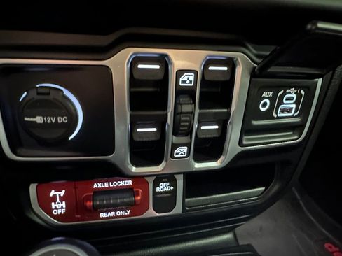 Used 2023 Jeep Gladiator Mojave w/ LED Lighting Group AWD/4WD image 31