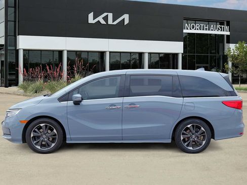 Used 2023 Honda Odyssey Elite image 4