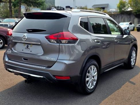 Used 2018 Nissan Rogue SV w/ Premium Package AWD/4WD image 7