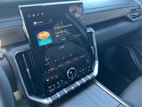 Used 2026 GMC Acadia Denali Ultimate image 23