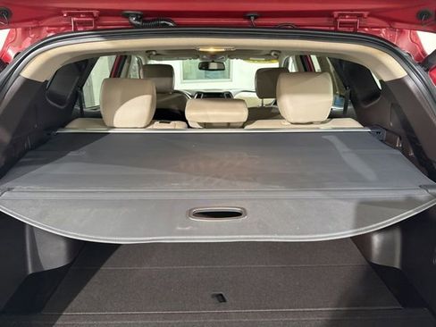 Used 2017 Hyundai Santa Fe Sport w/ 2.4L Tech Package 04 FWD image 9