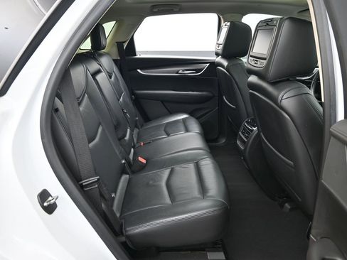 Used 2018 Cadillac XT5 Luxury w/ LPO, Sport Package image 30