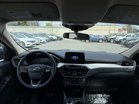 Used 2020 Ford Escape SE image 13