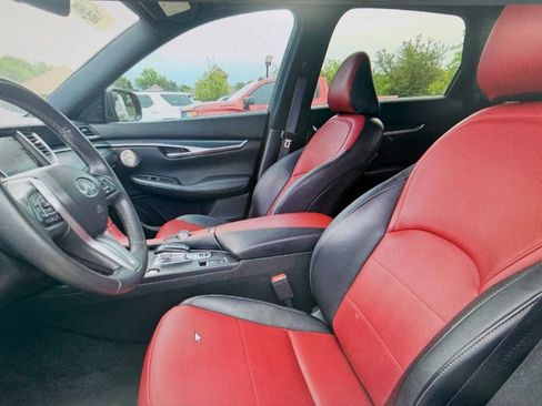 Used 2023 INFINITI QX50 Sport FWD image 3