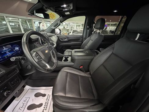 Used 2024 Chevrolet Suburban LT w/ Luxury Package AWD/4WD image 28