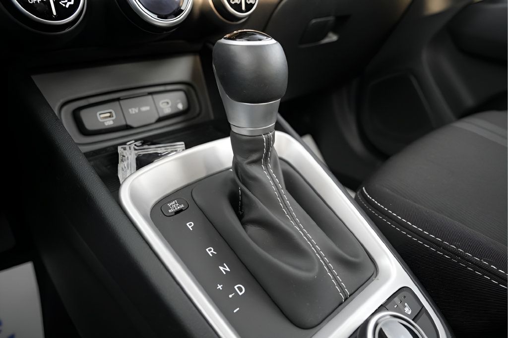 Certified 2026 Hyundai Venue SEL FWD image 29