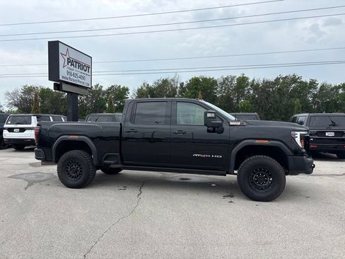 Used 2024 GMC Sierra 2500 AT4X w/ AT4X AEV Edition AWD/4WD image 4