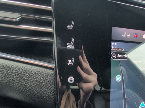 Used 2022 Jeep Wagoneer Series I w/ Premium Group I image 3