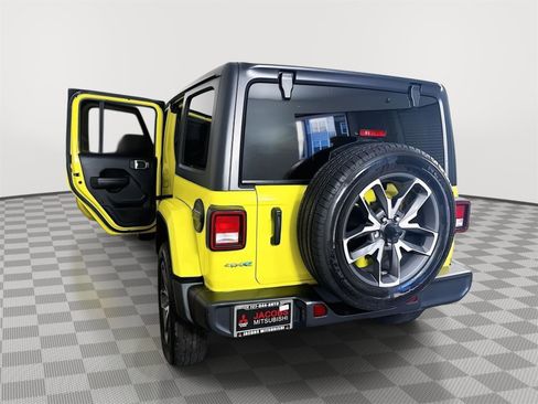 Used 2024 Jeep Wrangler Unlimited AWD/4WD image 34
