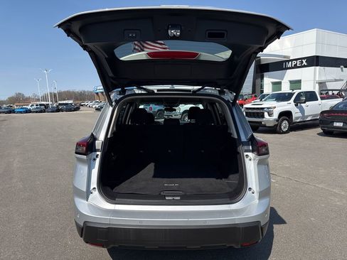 Used 2025 Nissan Rogue SV image 27