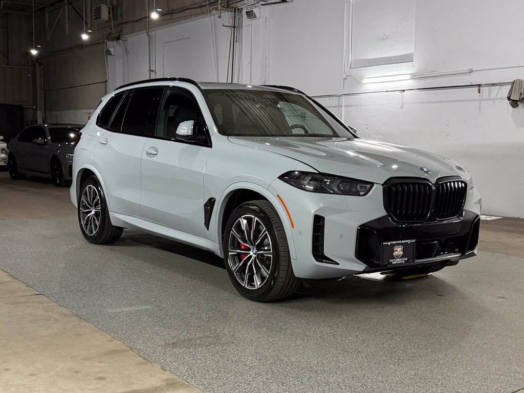 Used 2024 BMW X5 xDrive50e w/ M Sport Package AWD/4WD image 4