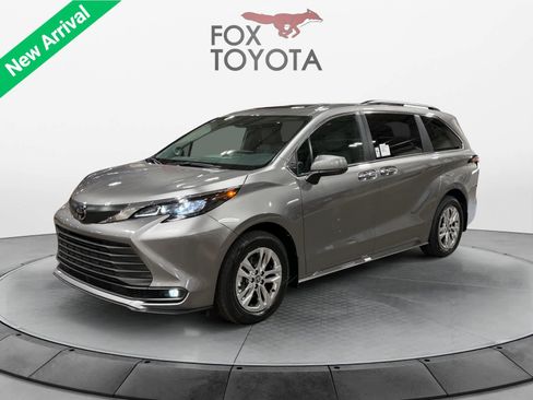 New 2026 Toyota Sienna XLE AWD/4WD image 1