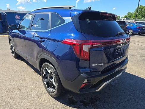 Used 2024 Kia Seltos EX AWD/4WD image 5