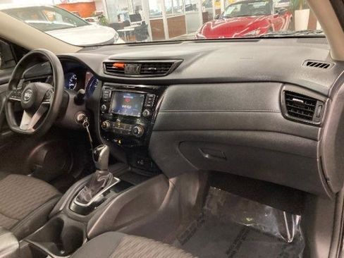 Used 2018 Nissan Rogue S FWD image 16
