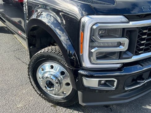 New 2026 Ford F450 Platinum w/ Platinum Plus Package AWD/4WD image 2